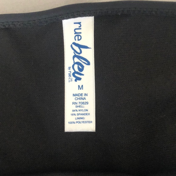 🌻❄️🍀Black bikini bottoms with slits on the sides🍀❄️🌻 - Picture 3 of 6